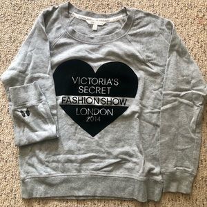 2014 Victoria Secret Fashion Show crew neck